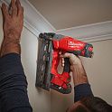 Аккумуляторный гвоздезабиватель нейлер MILWAUKEE M18 CN16GA-202X FUEL