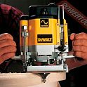 Фрезер ручной вертикальный DeWALT DW 625 E